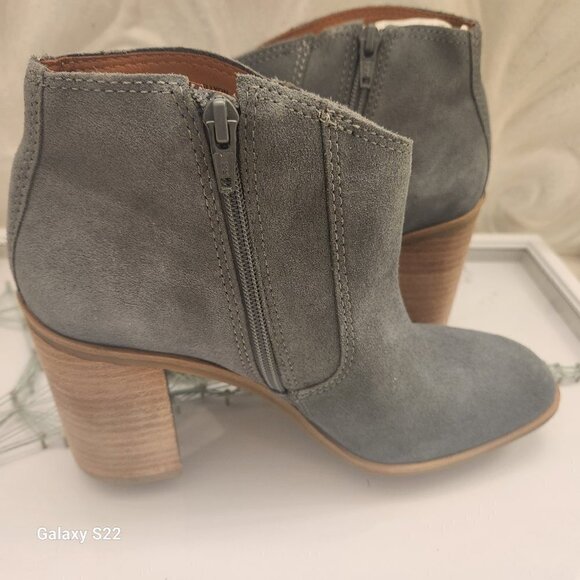 Lucky Brand "Pellyon" Grey/Blue Leather Booties. NWT. Size 8.5 - Picture 4 of 12